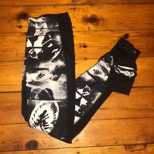 Lucy Footed Leggings